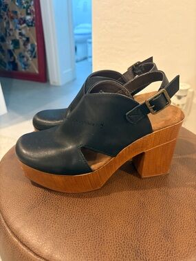 White Mountain Black Leather Slingback Platform Clogs with Wood Heel